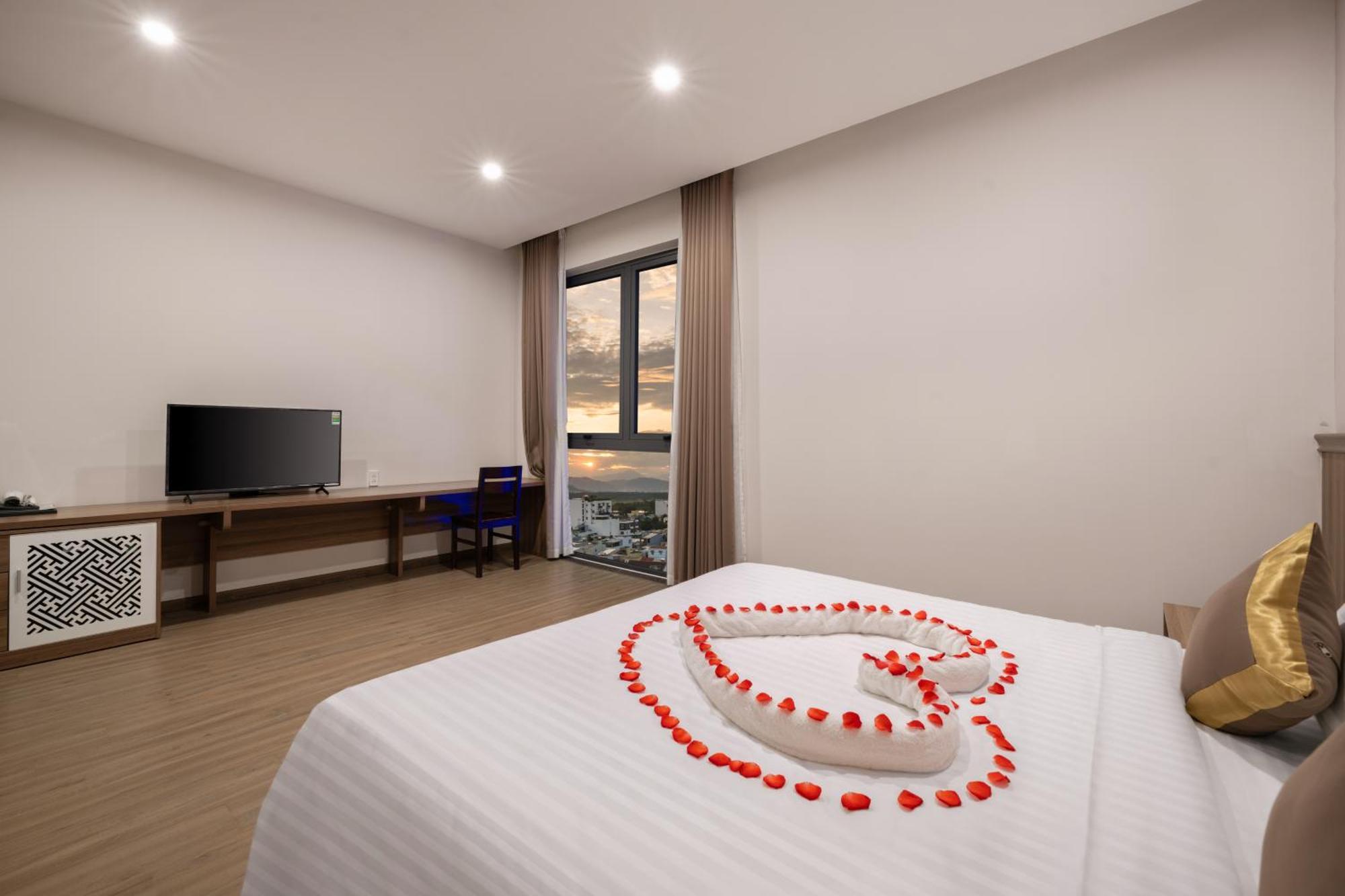 Atp Galaxy Hotel & Apartment Danang Exterior photo